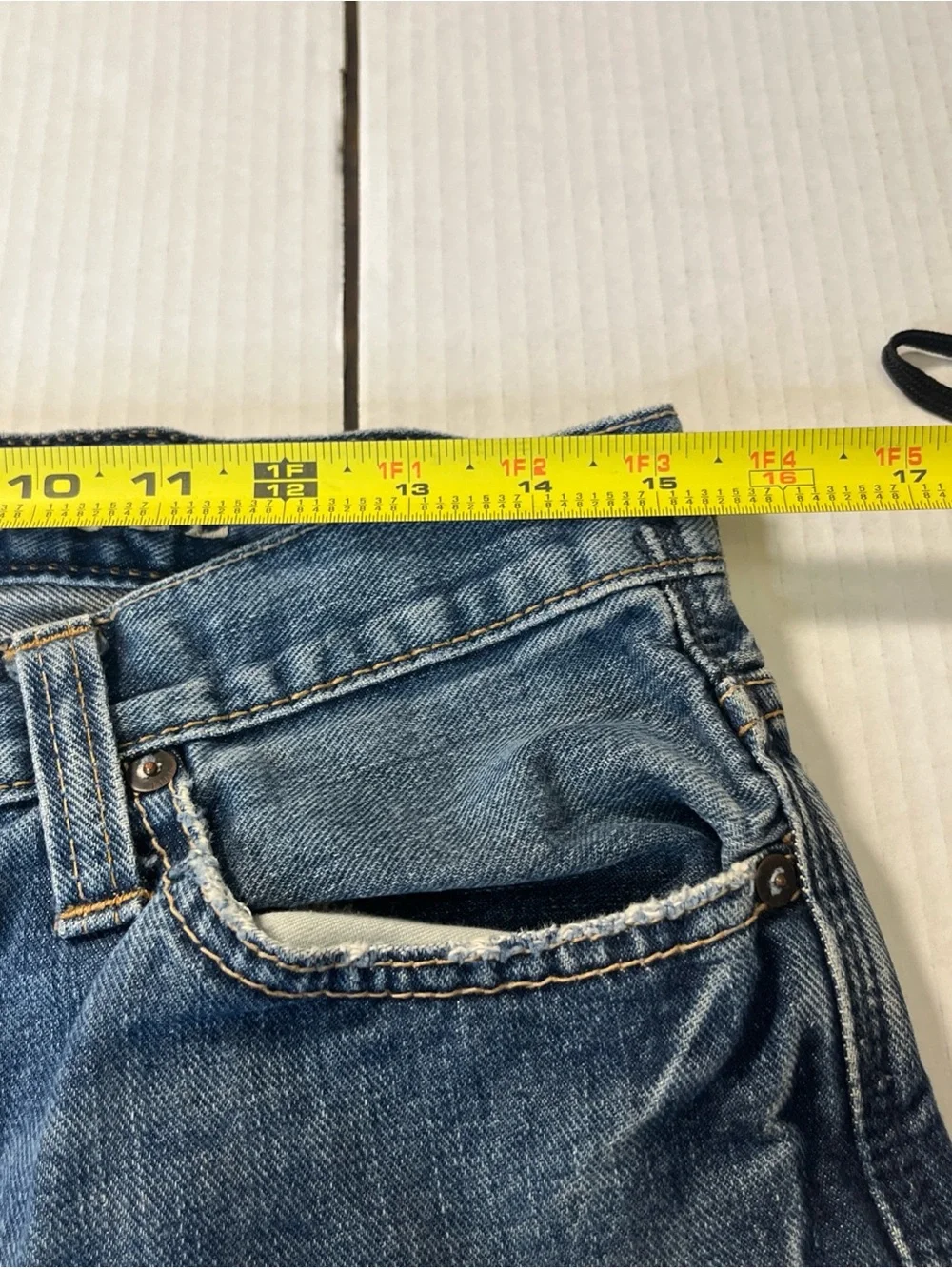 American Eagle Outfitters Men's Blue Straight-Leg Jeans